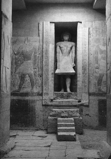 Old Kingdom Statues in their Architectural Setting